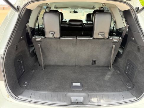 Used 2019 Nissan Pathfinder SL AWD/4WD image 11