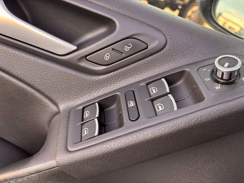 Used 2013 Volkswagen Golf R 4-Door image 12