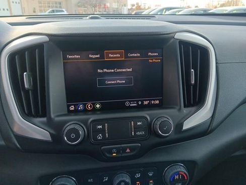 Used 2023 GMC Terrain SLT image 17