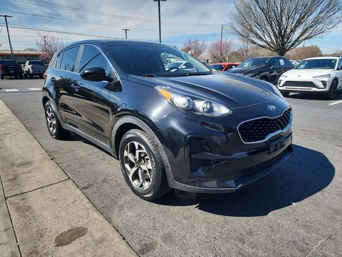 Used 2020 Kia Sportage LX image 2