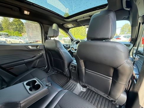 Used 2025 Ford Escape ST-Line Select AWD/4WD image 16