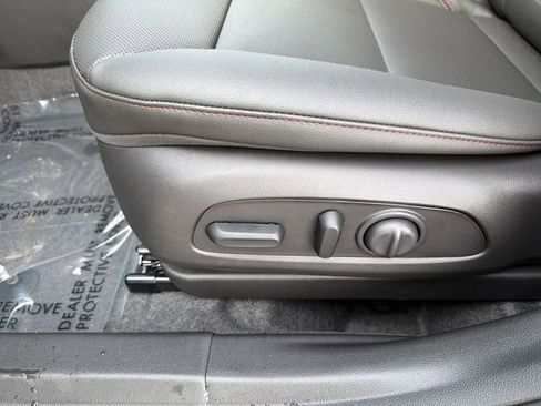 New 2026 Chevrolet Trax RS w/ Sunroof Package image 25