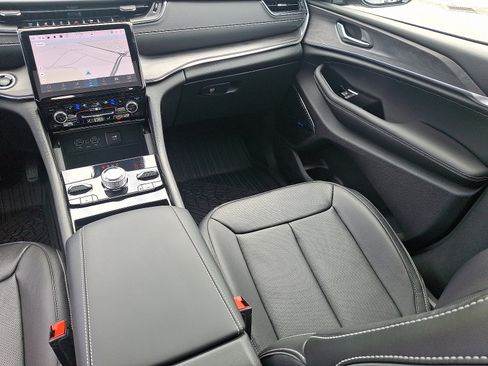 Certified 2024 Jeep Grand Cherokee Overland w/ Trailer Tow Package image 17