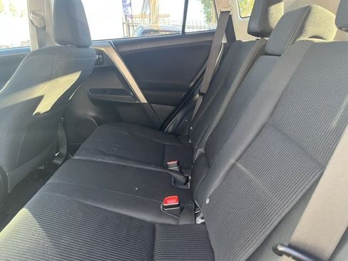 Used 2014 Toyota RAV4 LE FWD image 7