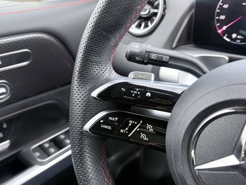 Used 2024 Mercedes-Benz GLB 250 image 62