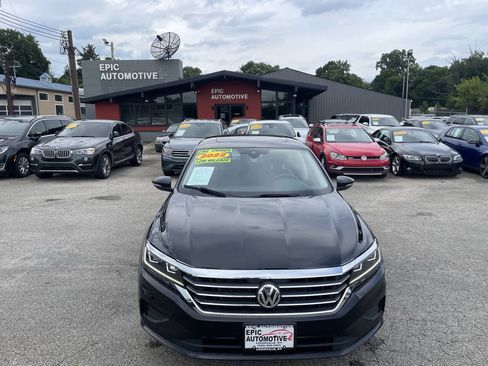 Used 2022 Volkswagen Passat 2.0T SE FWD image 9