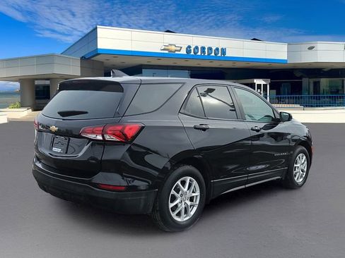 Used 2023 Chevrolet Equinox LS w/ LS Convenience Package image 8