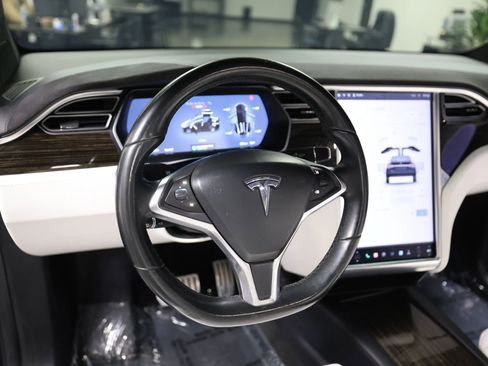 Used 2016 Tesla Model X Performance image 23