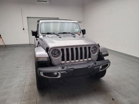 Used 2018 Jeep Wrangler Unlimited Sahara w/ Dual Top Group AWD/4WD image 14