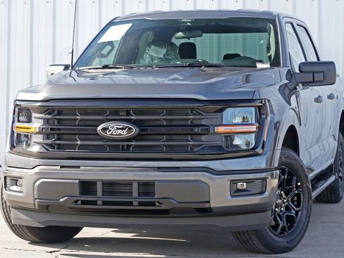 Used 2025 Ford F150 XLT w/ Equipment Group 301A Standard image 3