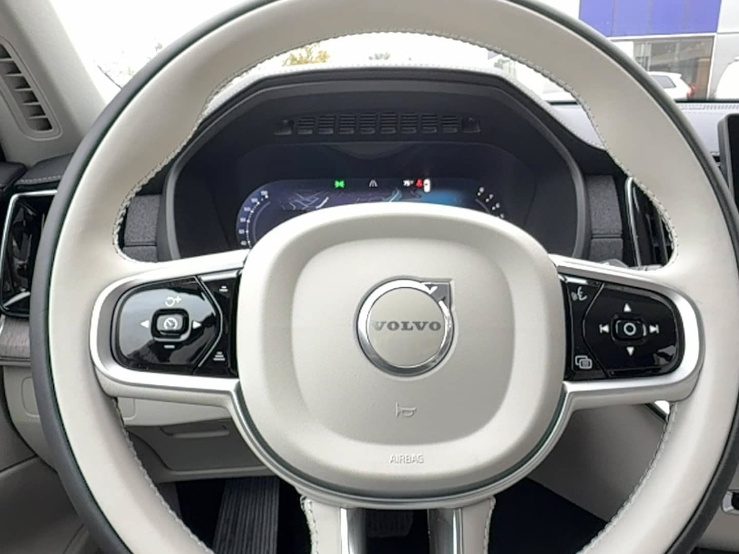 Used 2026 Volvo XC90 B6 Ultra w/ Protection Package Premier AWD/4WD image 21