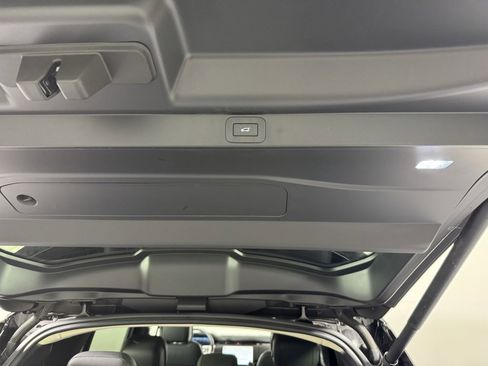 Used 2024 Land Rover Range Rover Long Wheelbase SE image 30