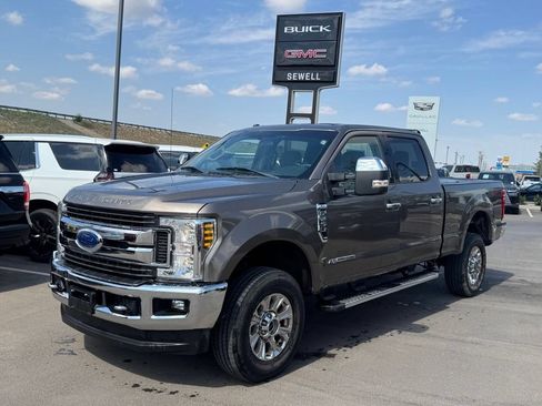 Used 2019 Ford F250 XLT w/ XLT Premium Package AWD/4WD image 1