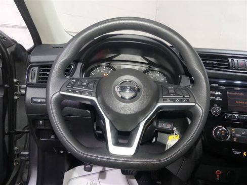 Used 2017 Nissan Rogue S AWD/4WD image 28
