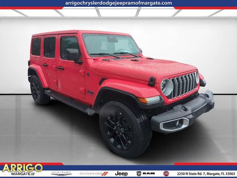 Used 2025 Jeep Wrangler Unlimited Sahara image 1
