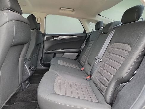 Used 2020 Ford Fusion SE FWD image 10