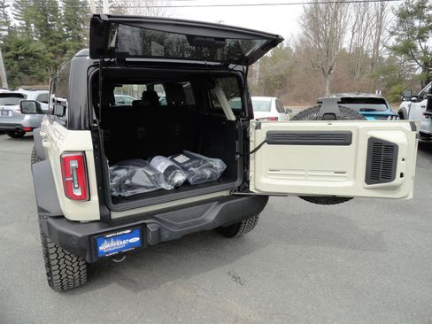 Used 2025 Ford Bronco Outer Banks w/ Sasquatch Package AWD/4WD image 23