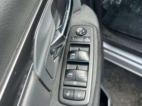 Used 2021 RAM 1500 Classic SLT AWD/4WD image 15