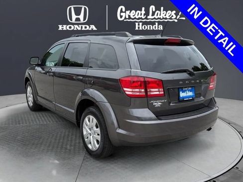 Used 2017 Dodge Journey SE w/ Flexible Seating Group FWD image 4