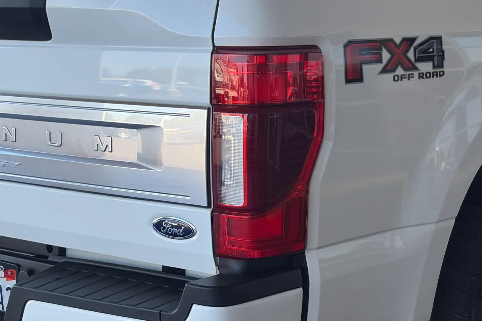 Used 2020 Ford F350 Platinum w/ FX4 Off-Road Package AWD/4WD image 31