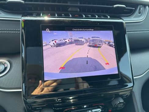 New 2025 Jeep Grand Cherokee L Laredo image 32