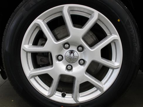 Used 2020 Jeep Renegade Latitude image 9