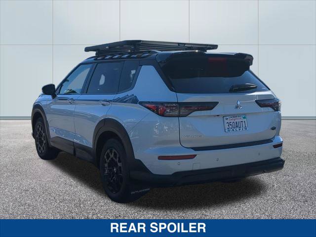 Used 2026 Mitsubishi Outlander AWD image 3