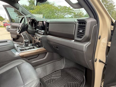 Used 2022 Chevrolet Silverado 1500 LT Trail Boss w/ LT Trail Boss Premium Package image 27