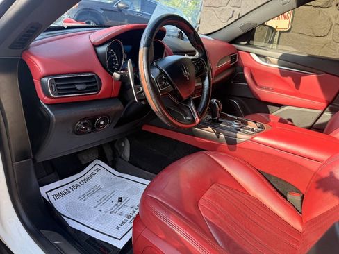 Used 2017 Maserati Levante w/ Luxury Package AWD/4WD image 13