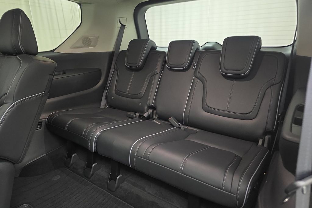 Used 2025 INFINITI QX80 Sensory AWD/4WD image 28