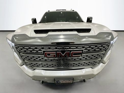 Used 2022 GMC Sierra 2500 Denali w/ Denali Ultimate Package AWD/4WD image 2