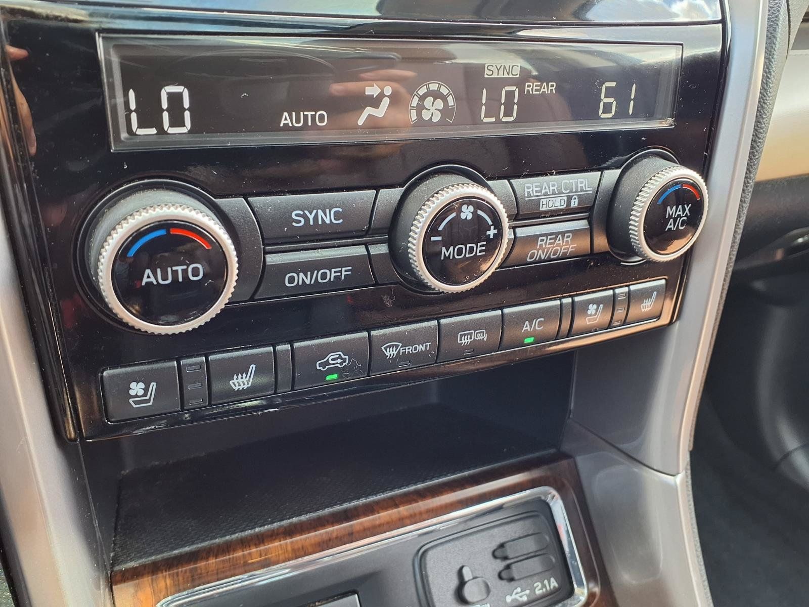 Used 2019 Subaru Ascent Touring w/ Popular Package #3 AWD/4WD image 8