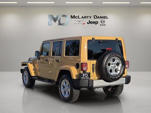 Used 2014 Jeep Wrangler Unlimited Sahara AWD/4WD image 4