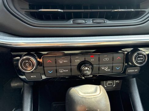 Used 2023 Jeep Compass High Altitude AWD/4WD image 18