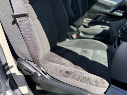 Used 2018 Dodge Grand Caravan SE w/ UConnect Hands-Free Group FWD image 16