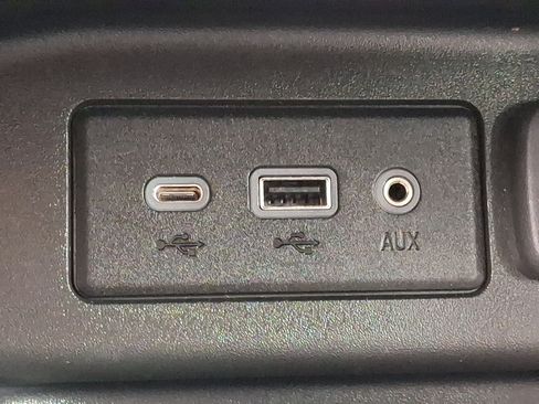 Used 2023 Chevrolet Equinox LS AWD/4WD image 24