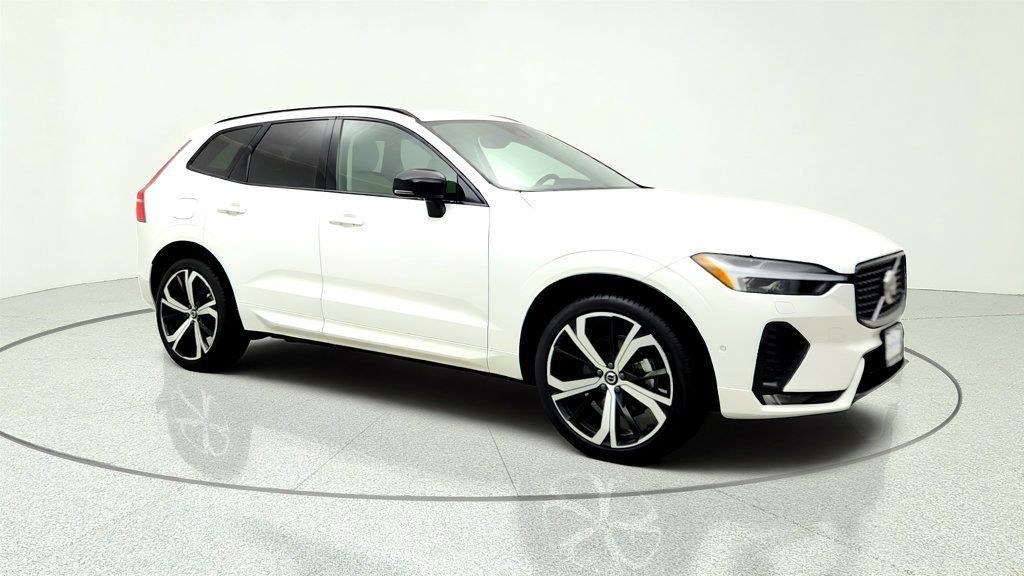 Used 2025 Volvo XC60 B5 Ultra w/ Protection Package Premier AWD/4WD image 3