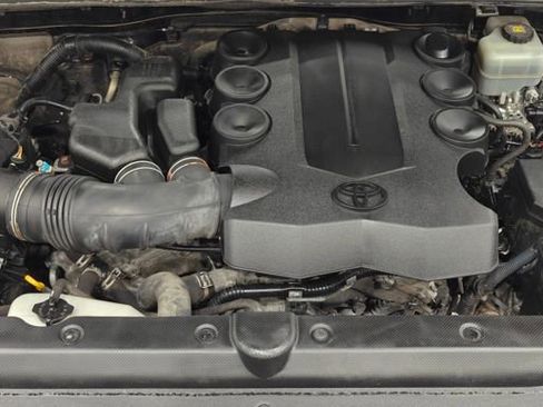 Used 2018 Toyota 4Runner SR5 image 44