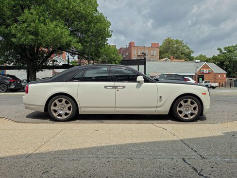 Used 2012 Rolls-Royce Ghost RWD image 6
