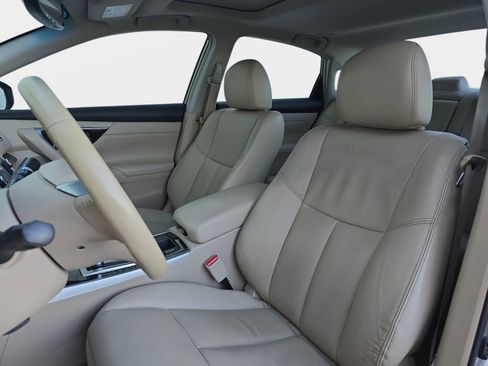 Used 2013 Nissan Altima 2.5 SL w/ Technology Pkg image 17