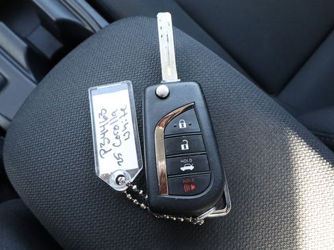 Used 2025 Toyota Corolla LE FWD image 28