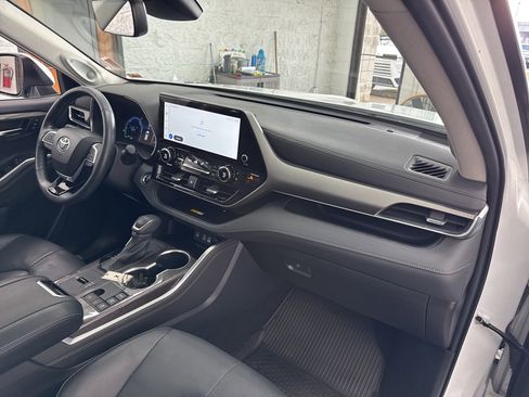 Used 2023 Toyota Highlander Limited image 53