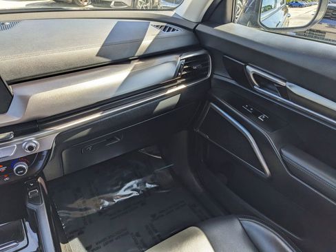 Certified 2025 Kia Telluride S image 18