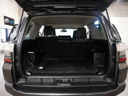 Used 2018 Toyota 4Runner SR5 Premium AWD/4WD image 15
