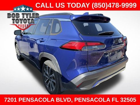Used 2022 Toyota Corolla Cross XLE w/ Convenience Package AWD/4WD image 1