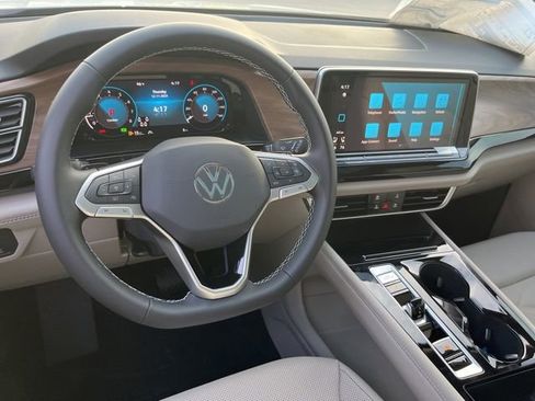 New 2026 Volkswagen Atlas SE image 34