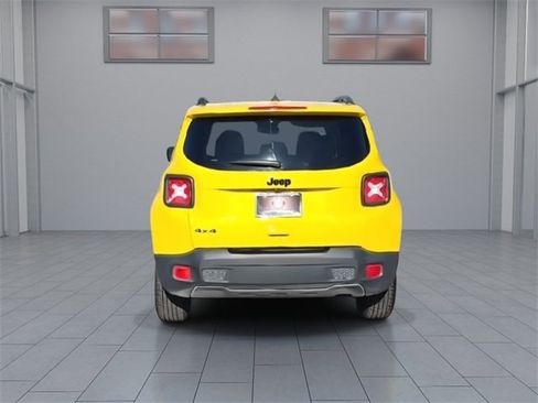 Used 2023 Jeep Renegade Altitude image 7