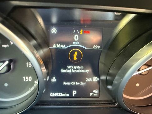 Used 2020 Land Rover Discovery SE image 14