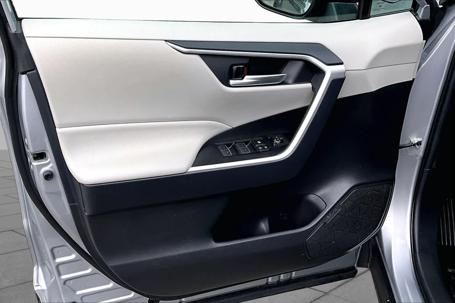 Certified 2025 Toyota RAV4 XLE AWD/4WD image 20