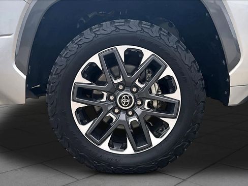 Used 2022 Toyota Tundra Limited AWD/4WD image 11